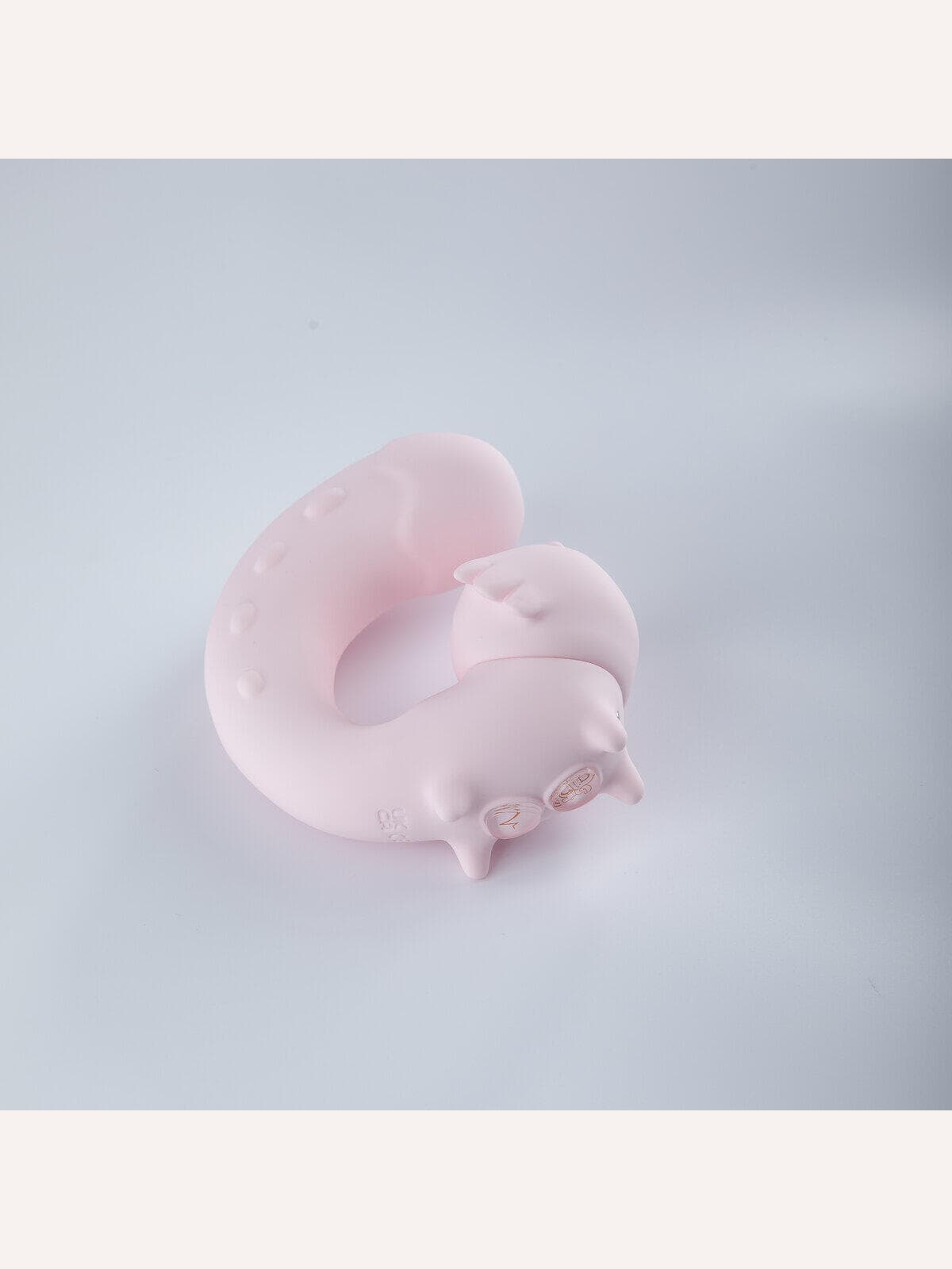 六六崽白色